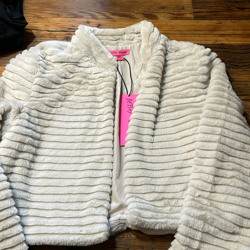Betsey Johnson Large Cream Cropped Jacket
